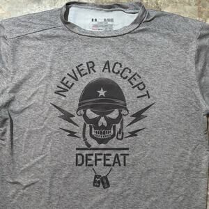 Under Armour Compression Shirt Mens XL Grey Skull Never Accept Defeat Military